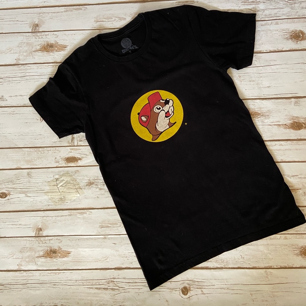 Buc-ees graphic tee